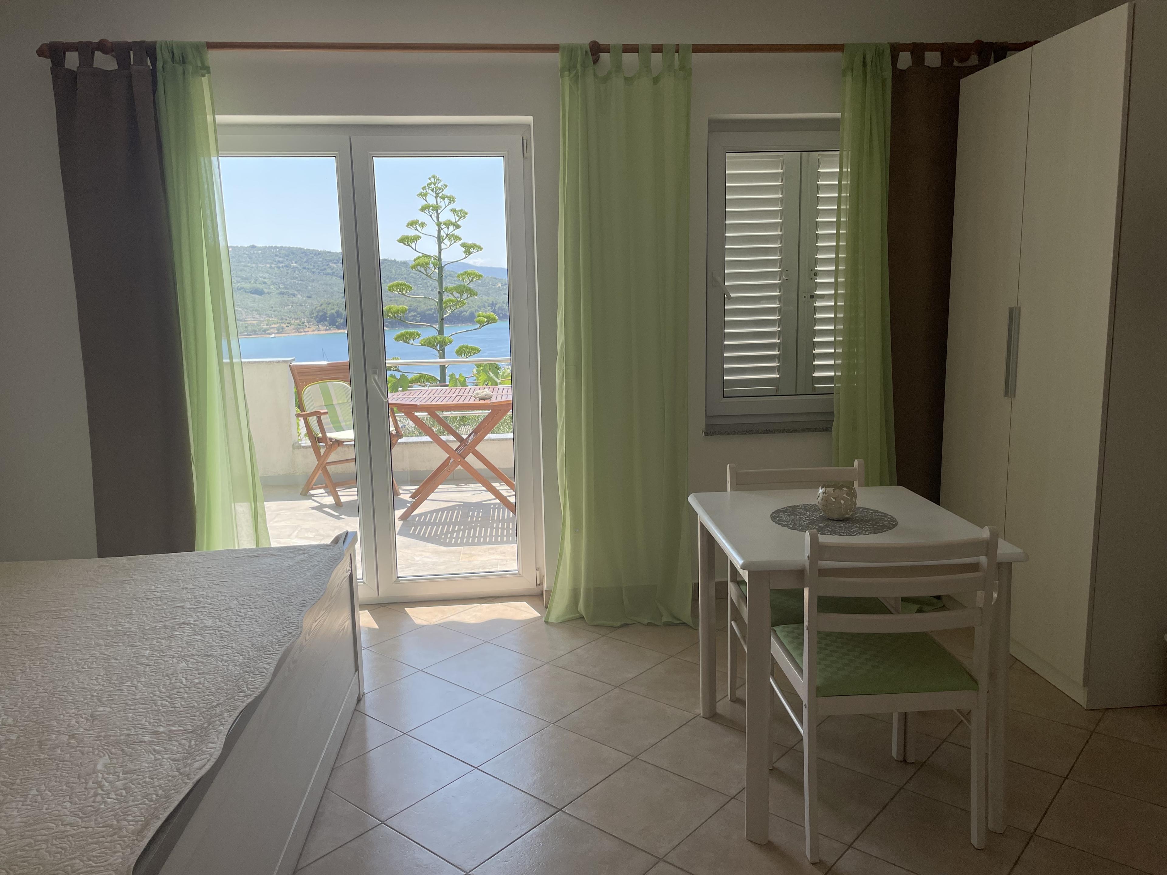 Studio Green thumbnail 6