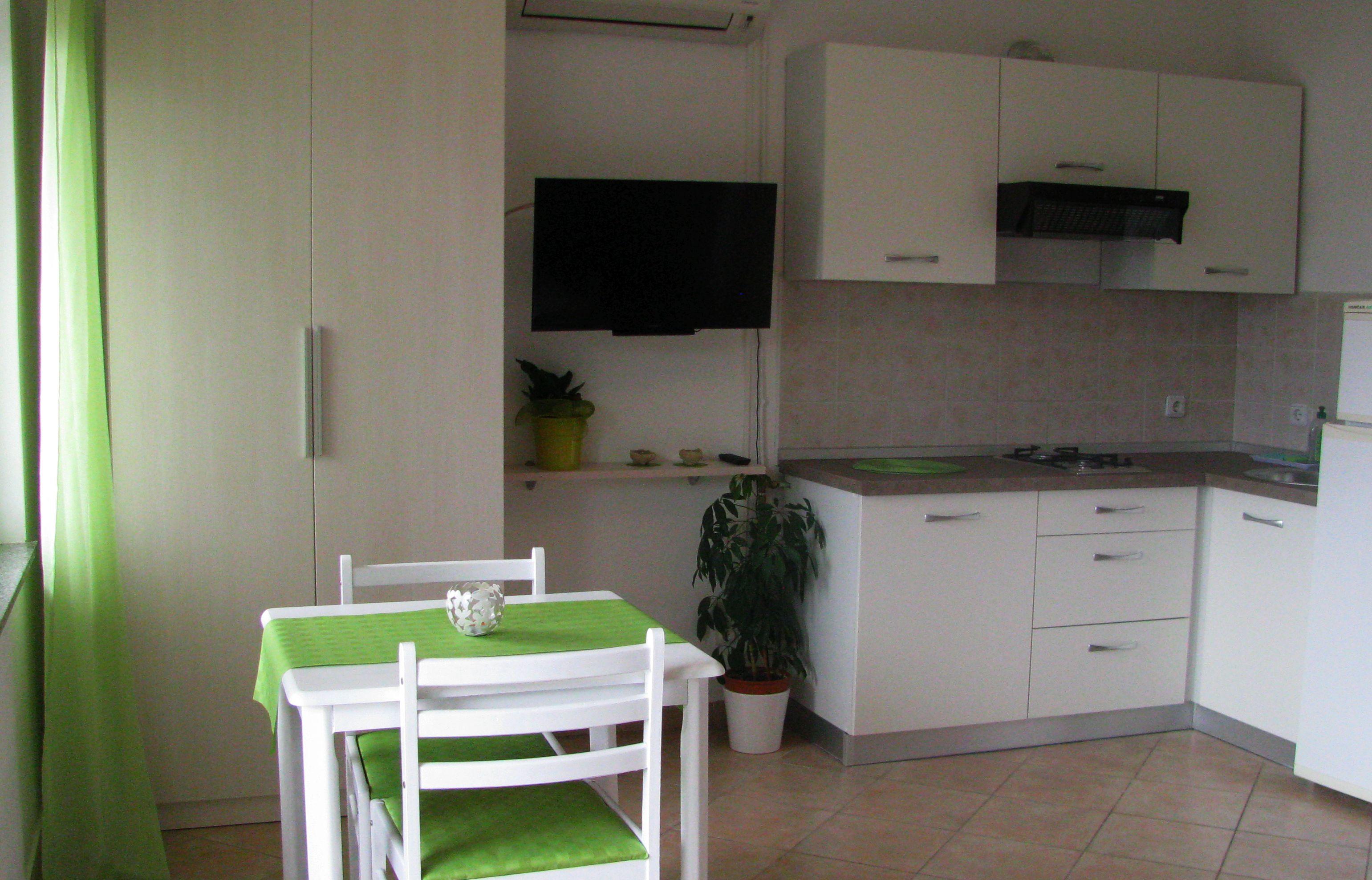 Studio Green thumbnail 5