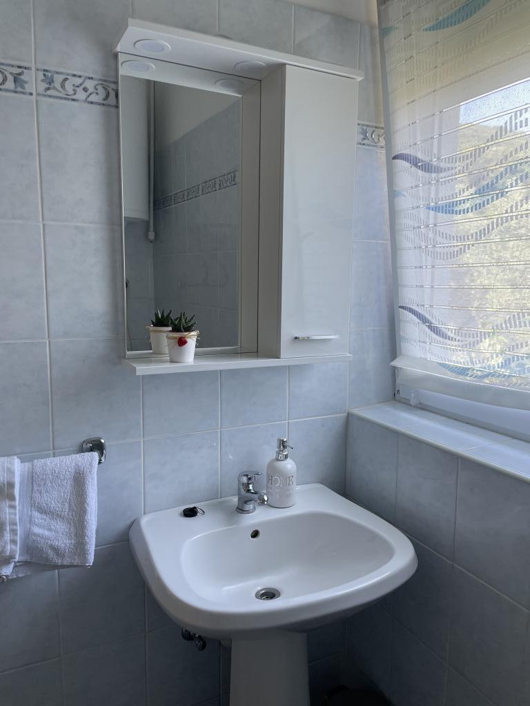 Apartment Red thumbnail 8